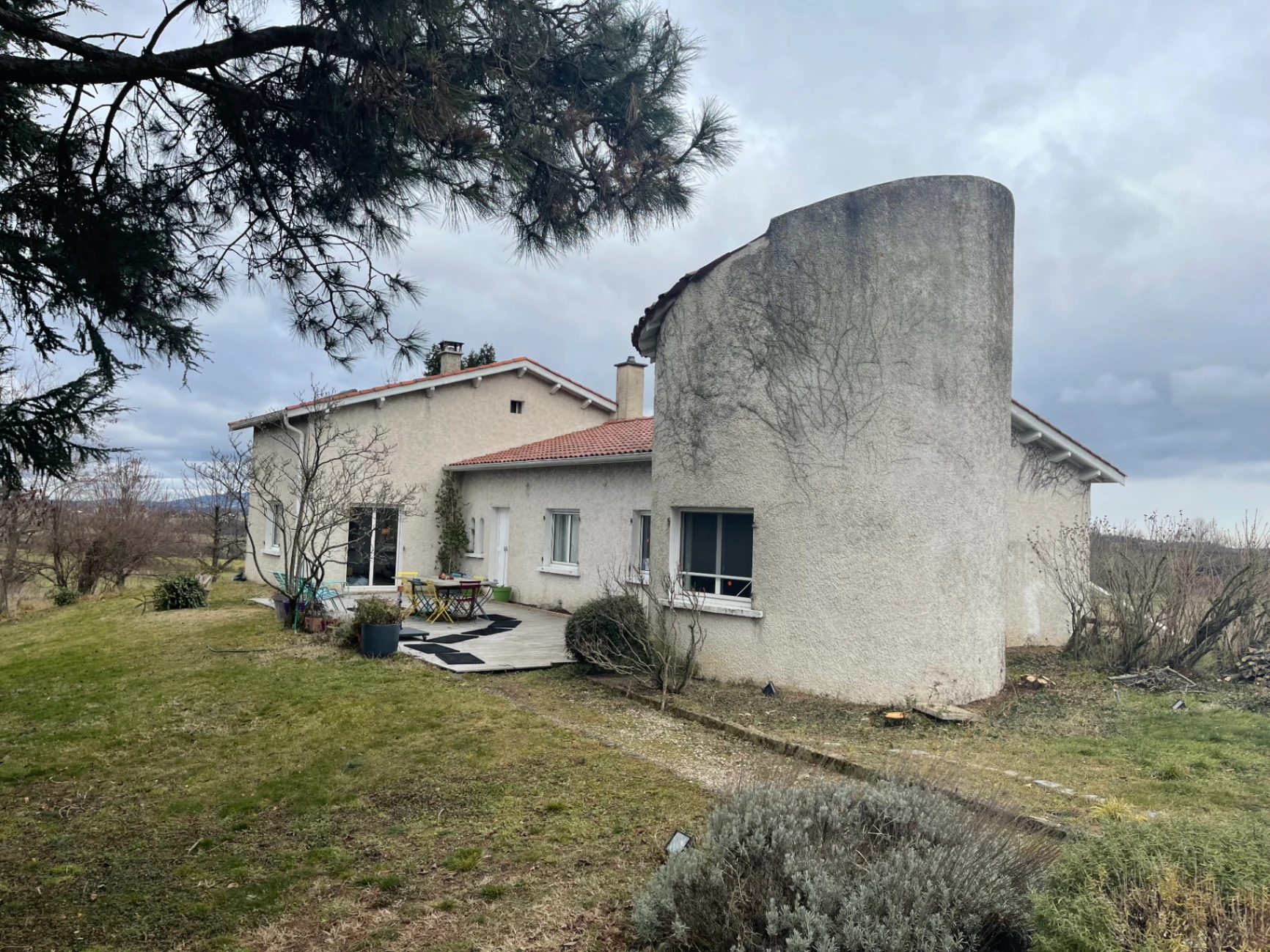 photo-facade-soucieu-en-jarrest-69510-avant-ravalement