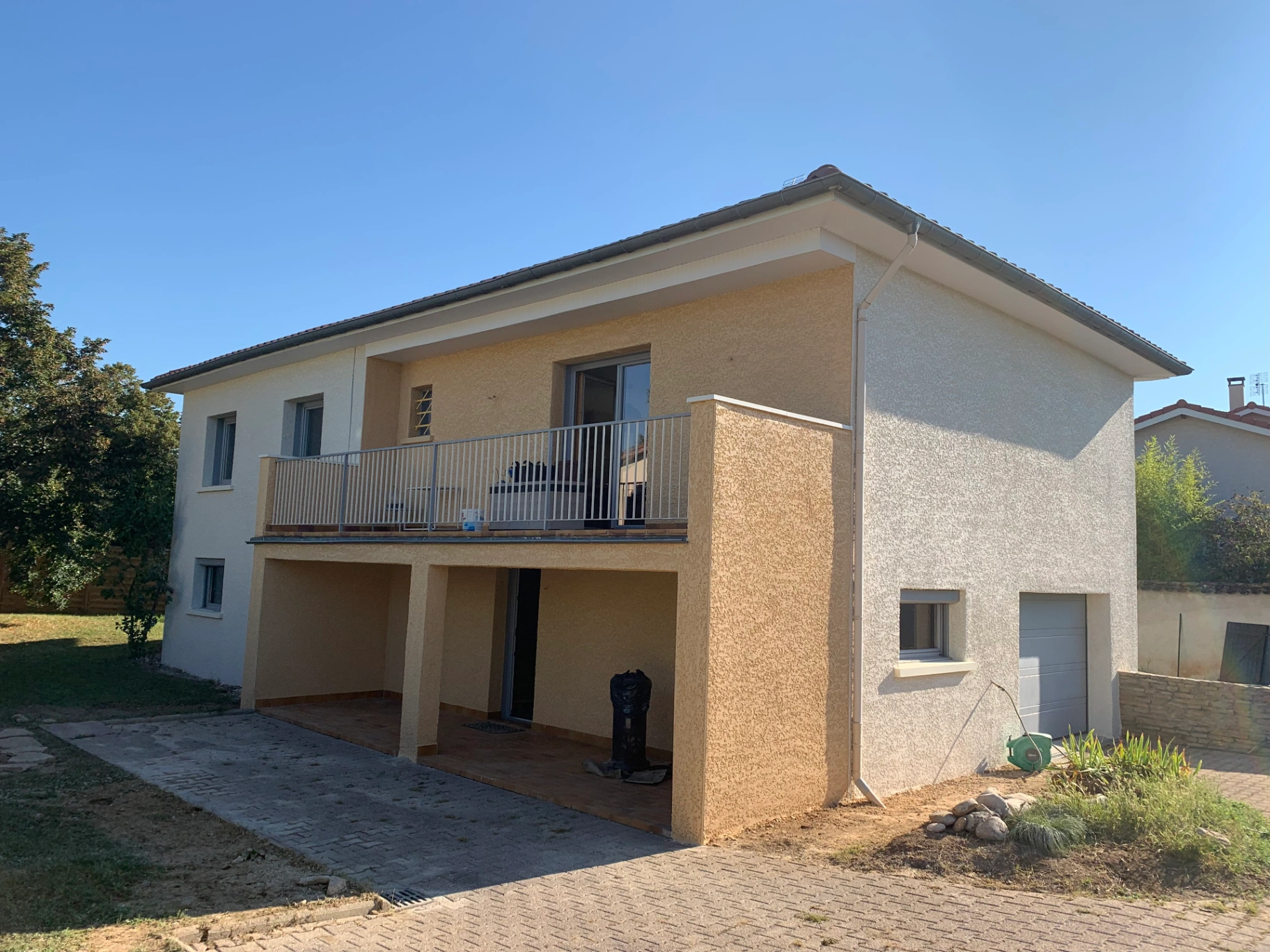 photo-facade-saint-laurent-de-mure-69720-apres-ravalement