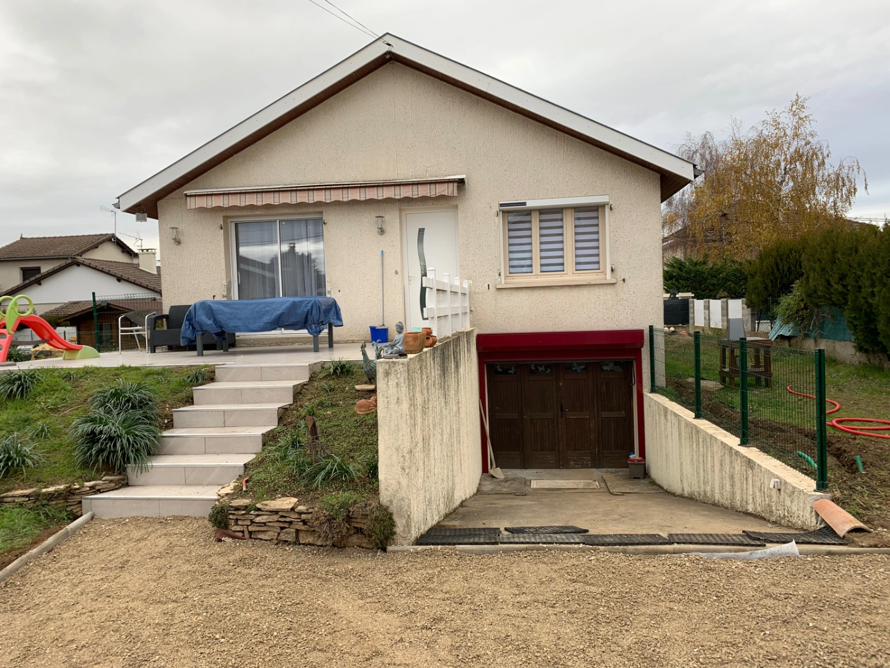 photo-facade-saint-romain-de-jalionas-38460-avant-renovation
