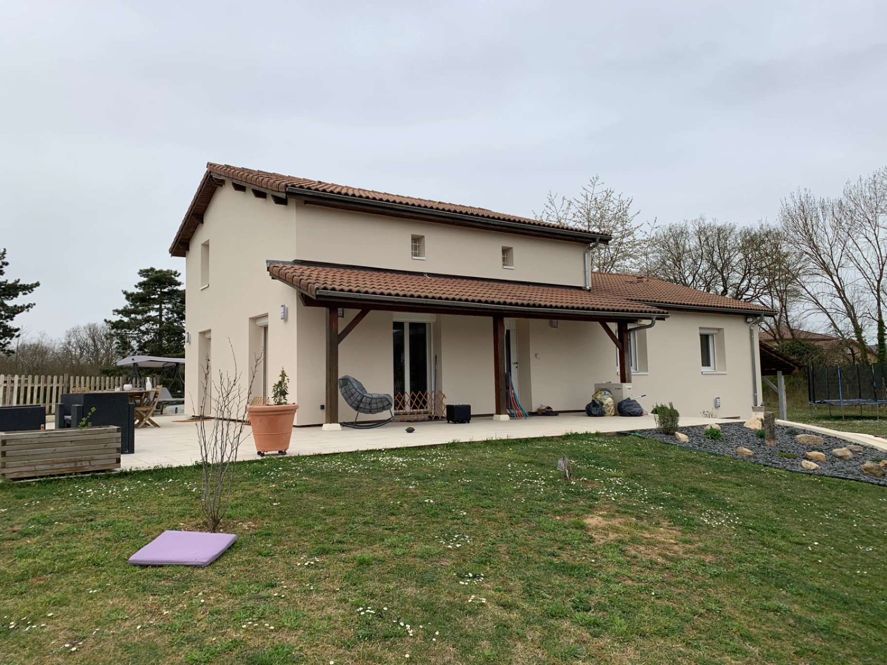 photo-facade-proulieu-01150-apres-isolation-thermique-exterieure