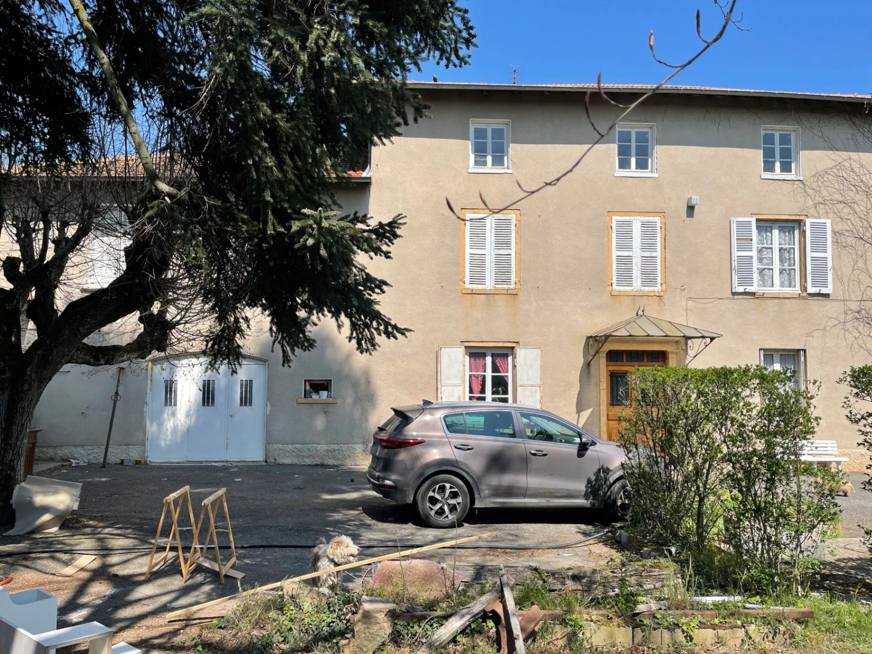 photo-facade-chazay-dazergues-69380-avant-ravalement