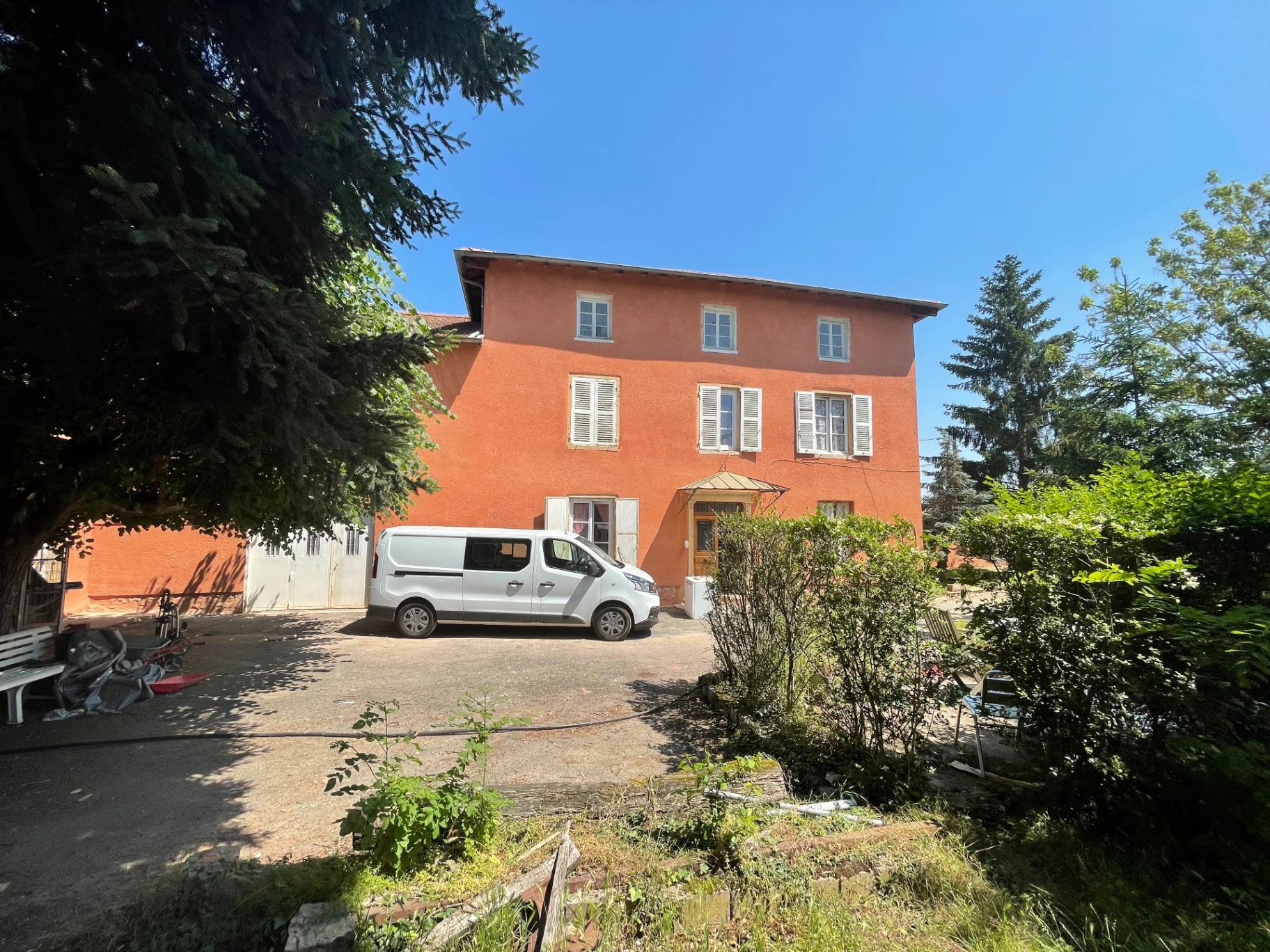 photo-facade-chazay-dazergues-69380-apres-ravalement