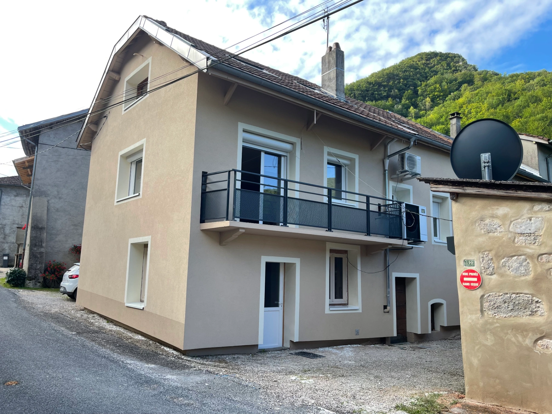 photo-facade-conand-01230-apres-isolation-thermique-exterieure