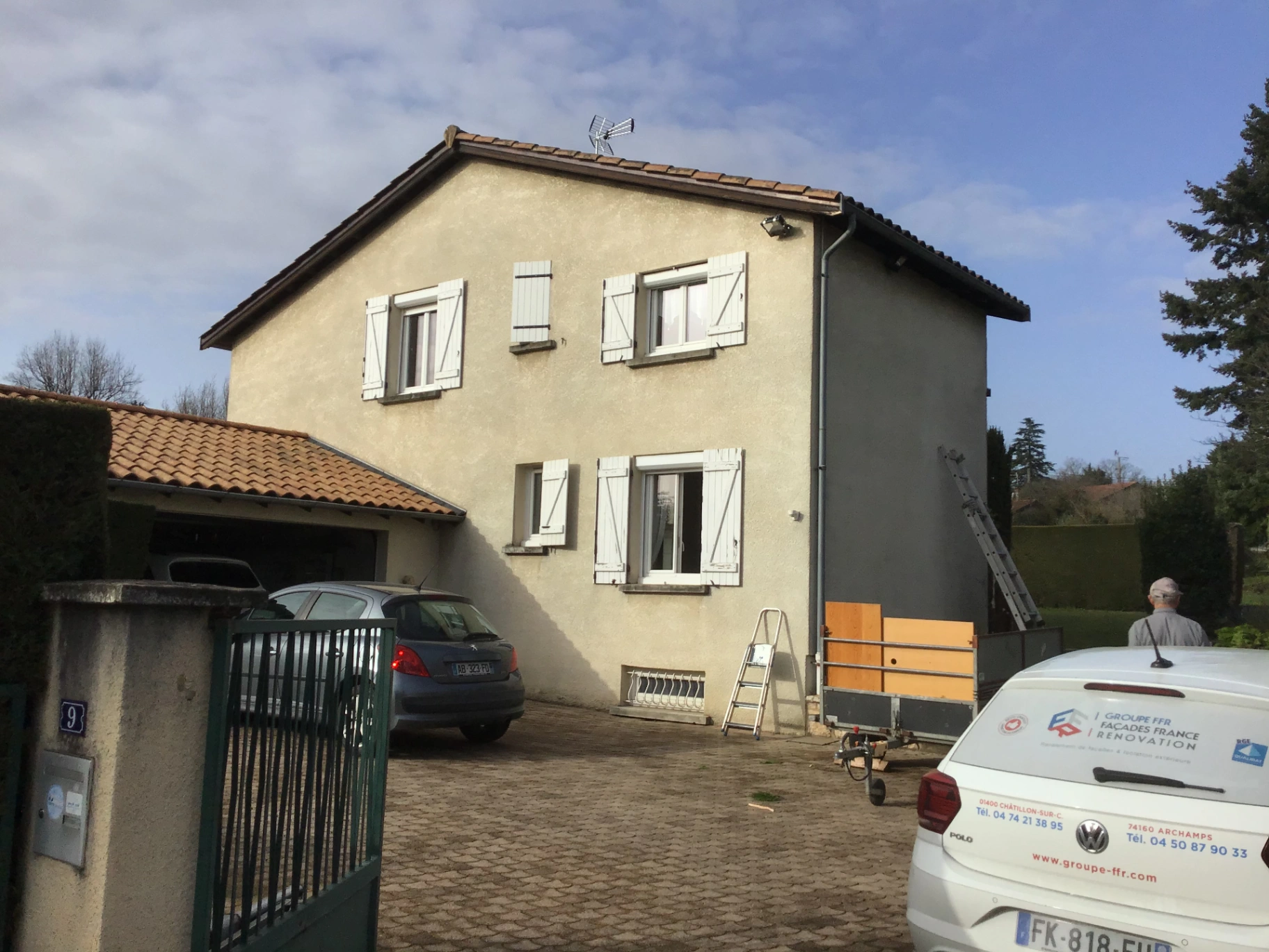 photo-facade-neyron-01700-avant-ravalement