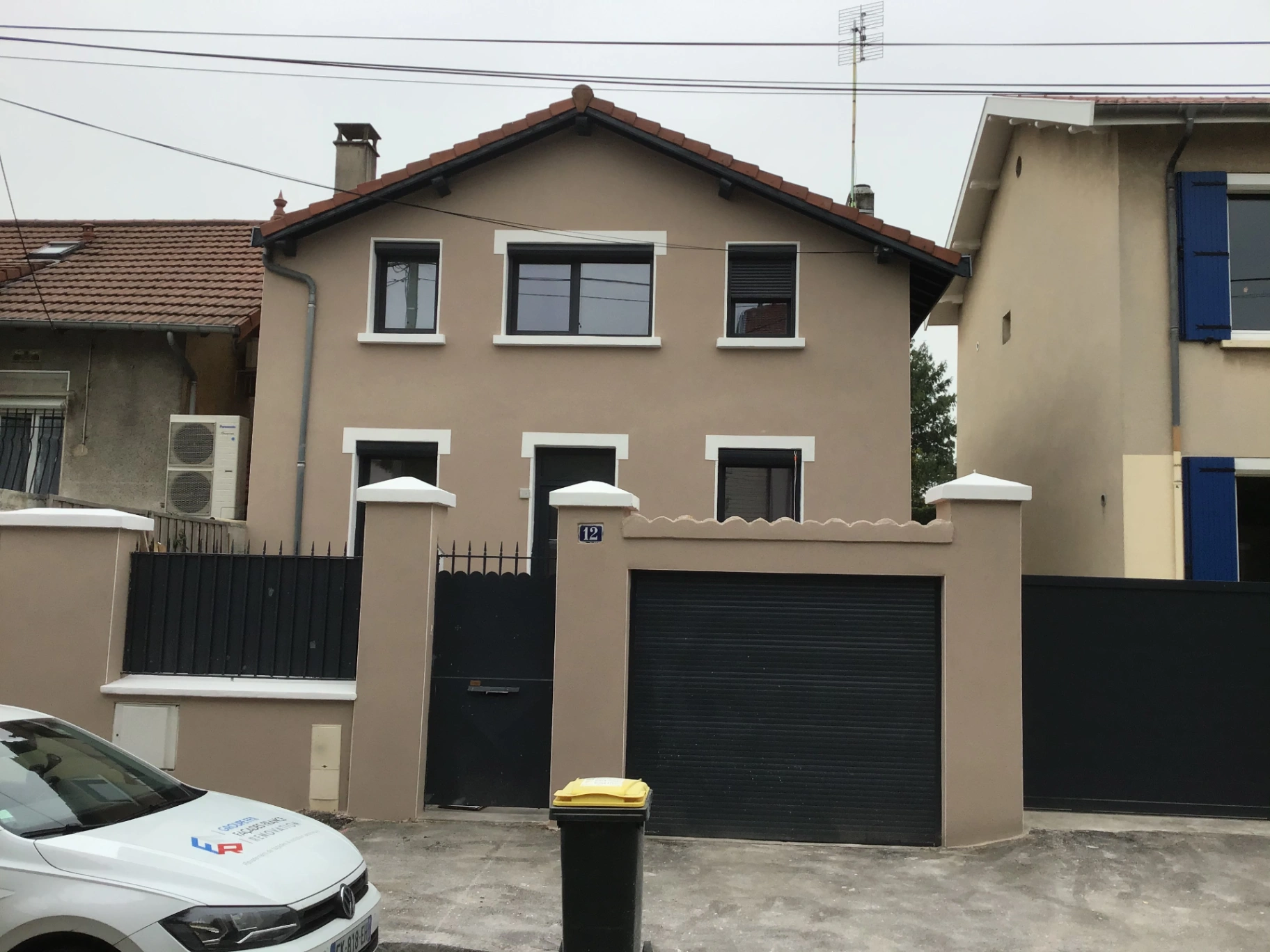 photo-facade-bron-69500-apres-renovation