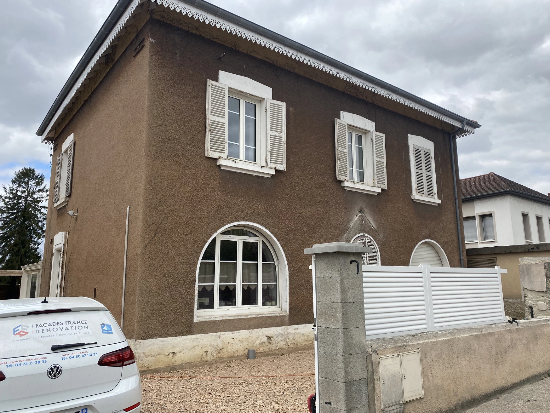 photo-facade-vonnas-01540-avant-ravalement