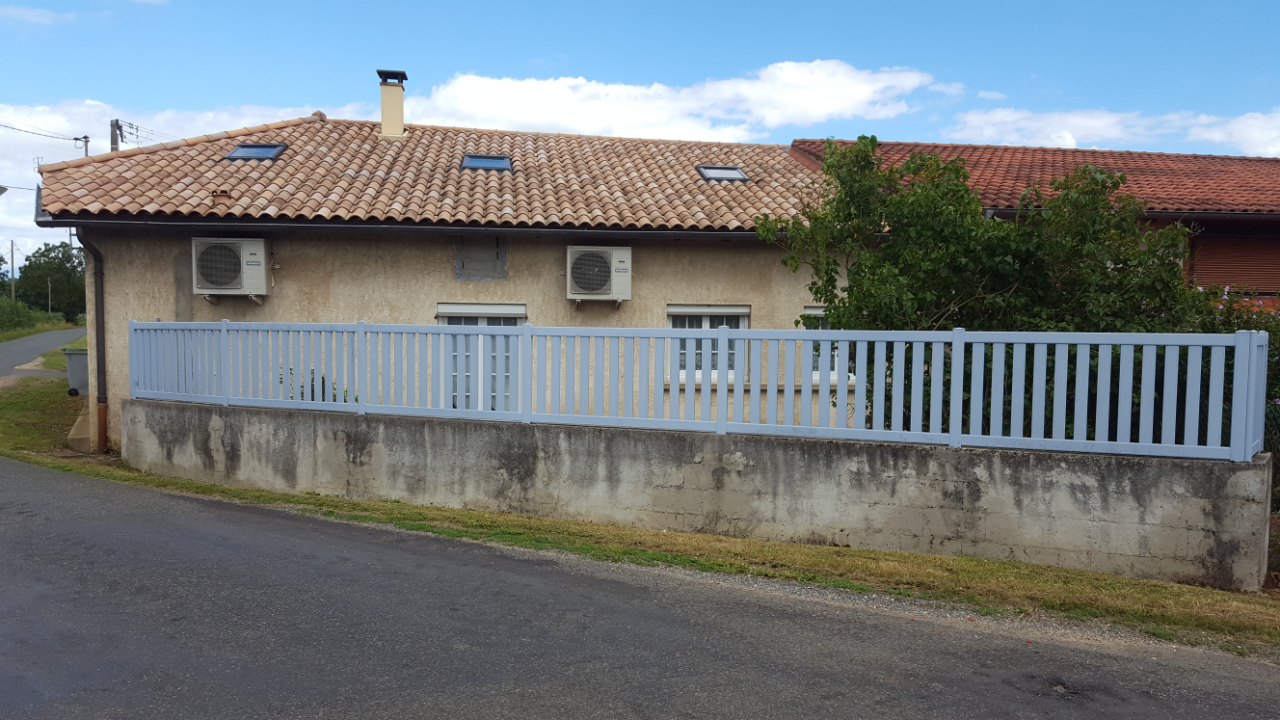 photo-facade-vonnas-01550-avant-ravalement