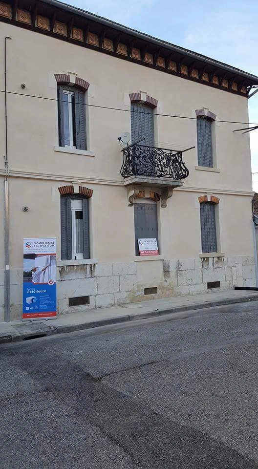 photo-facade-oyonnax-01100-apres-ravalement