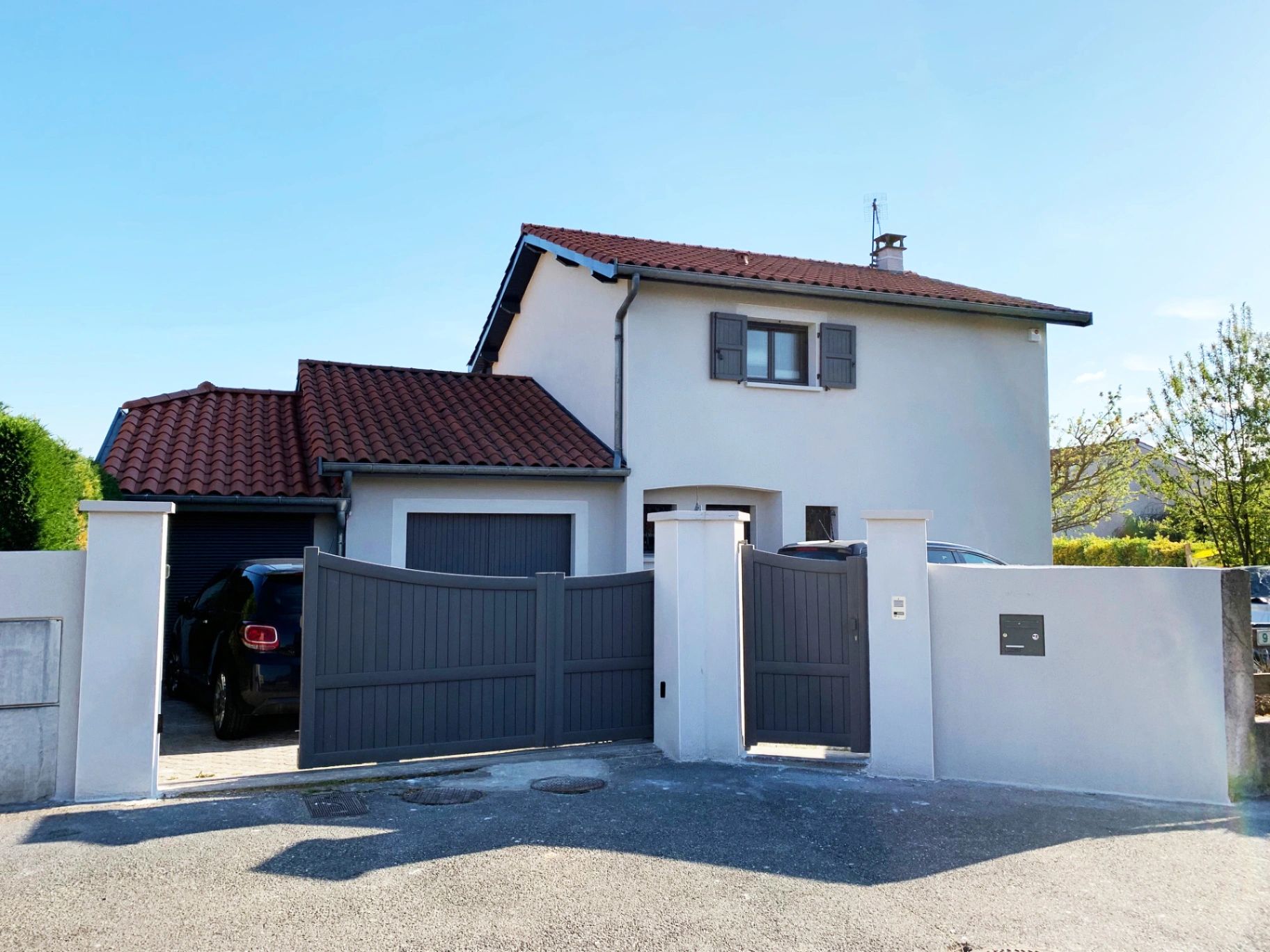 photo-facade-tramoyes-01390-apres-renovation