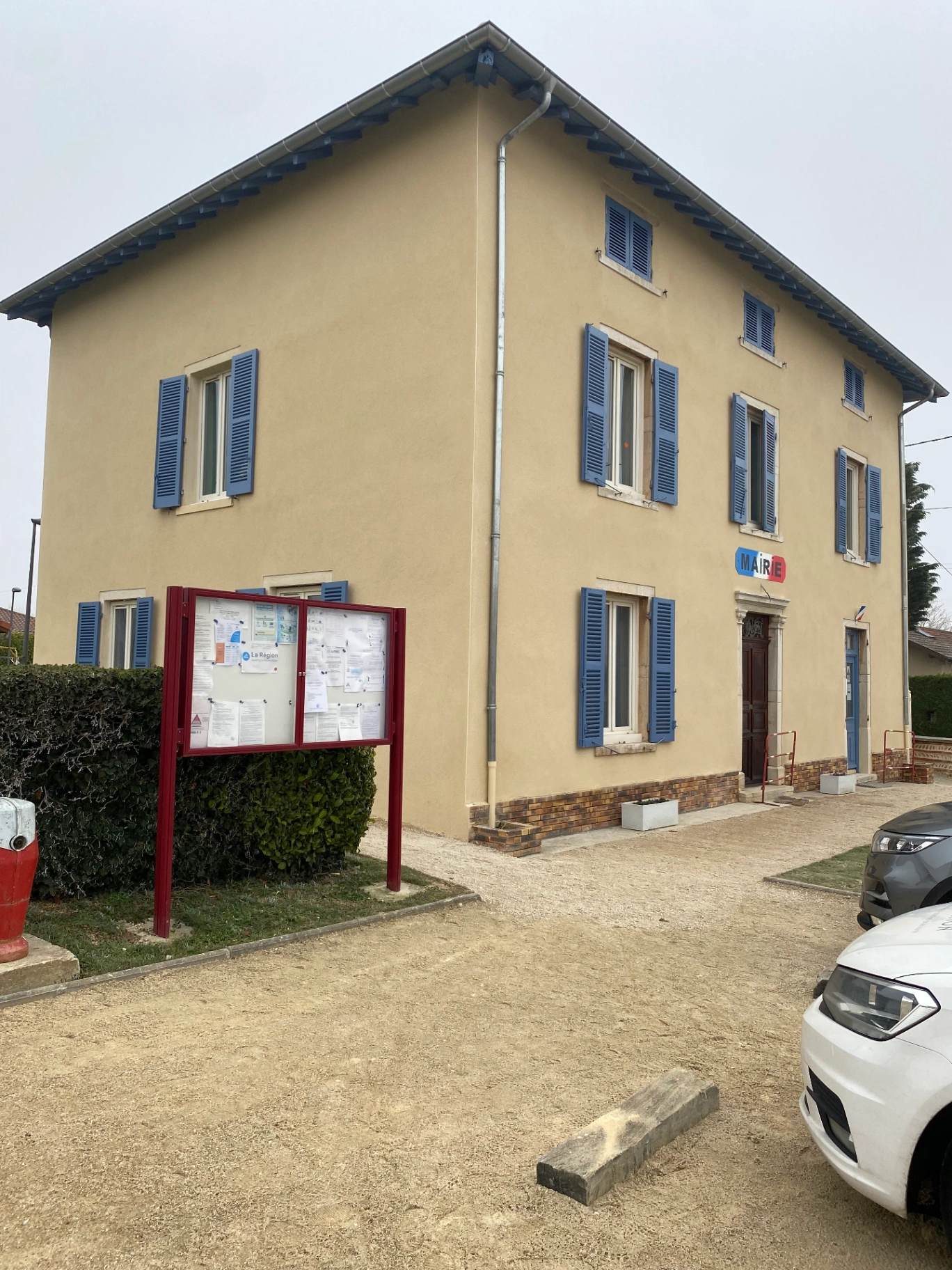 photo-facade-saint-georges-sur-renon-01400-apres-renovation