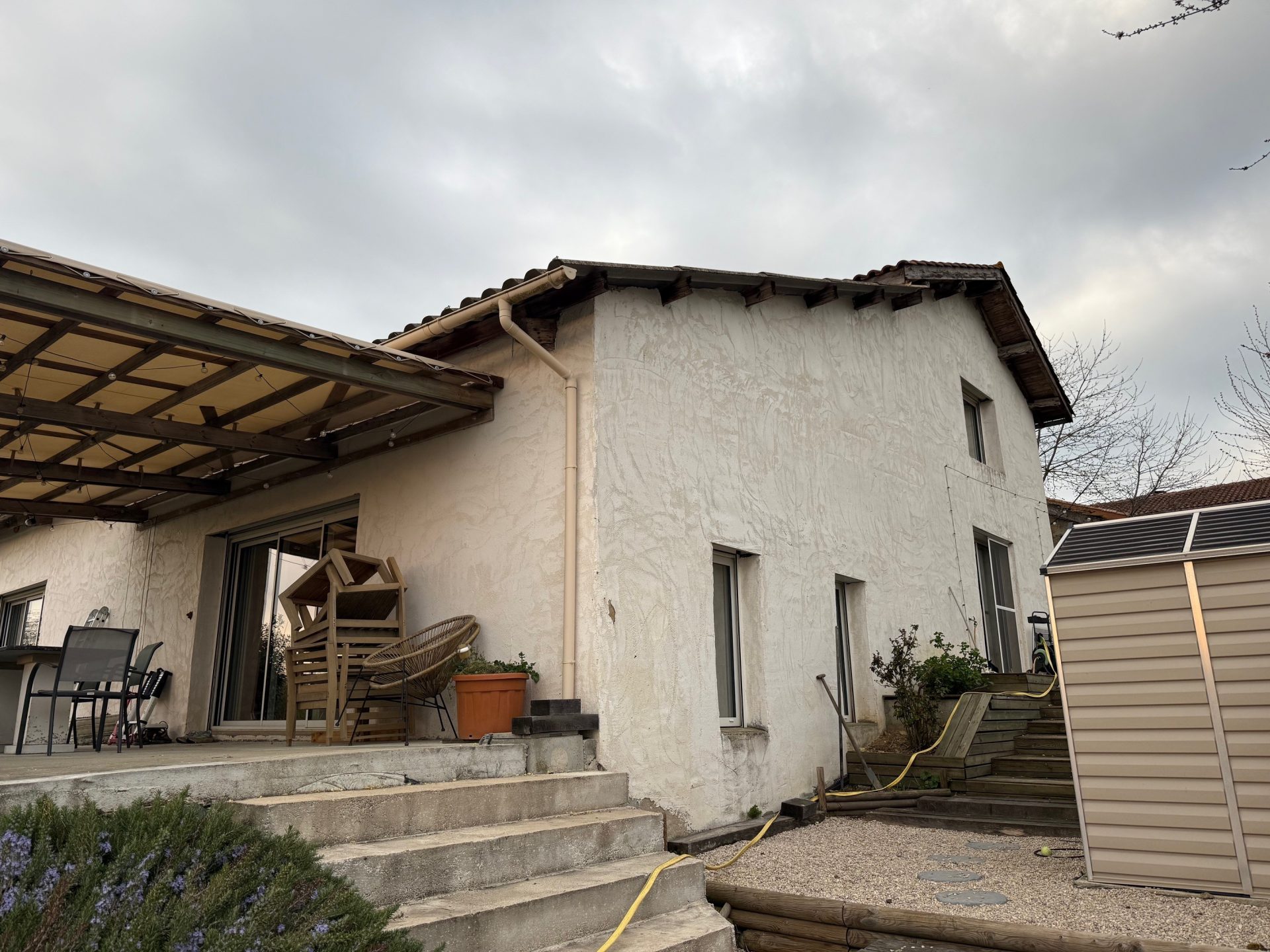 photo-facade-marlieux-01240-avant-ravalement