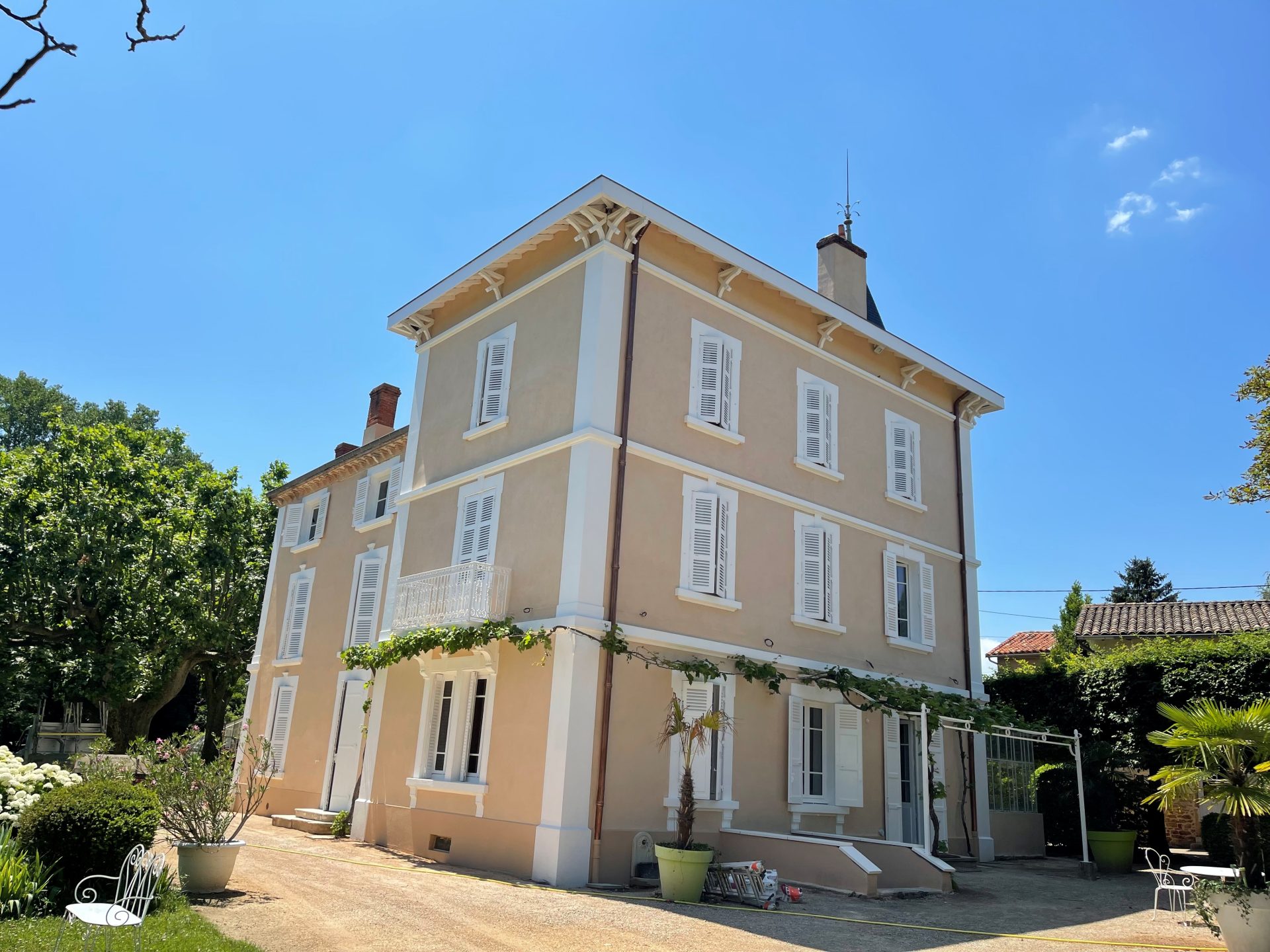 photo-facade-blace-69460-apres-renovation