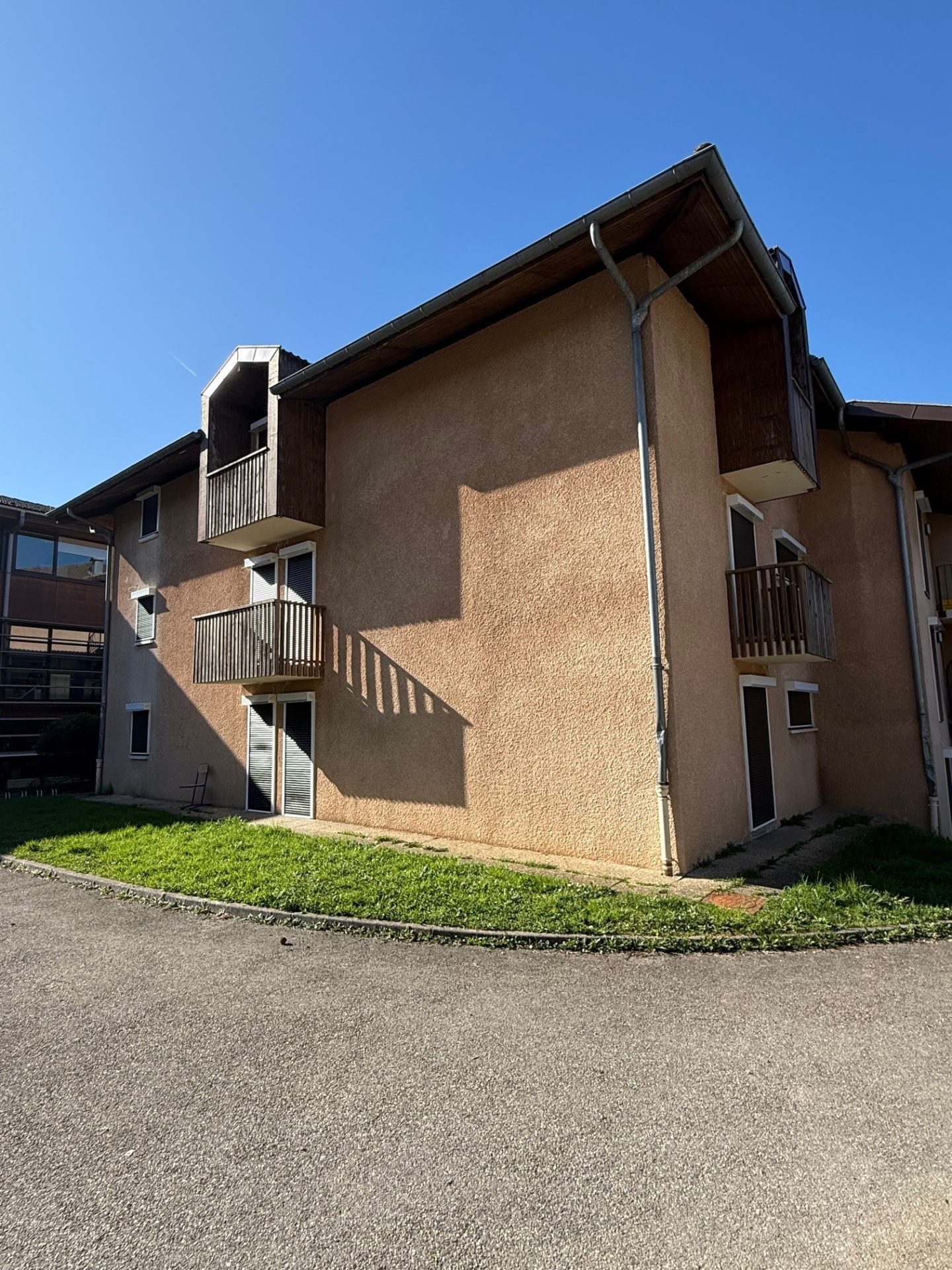 photo-immeuble-avant-isolation-thermique-exterieure-annecy