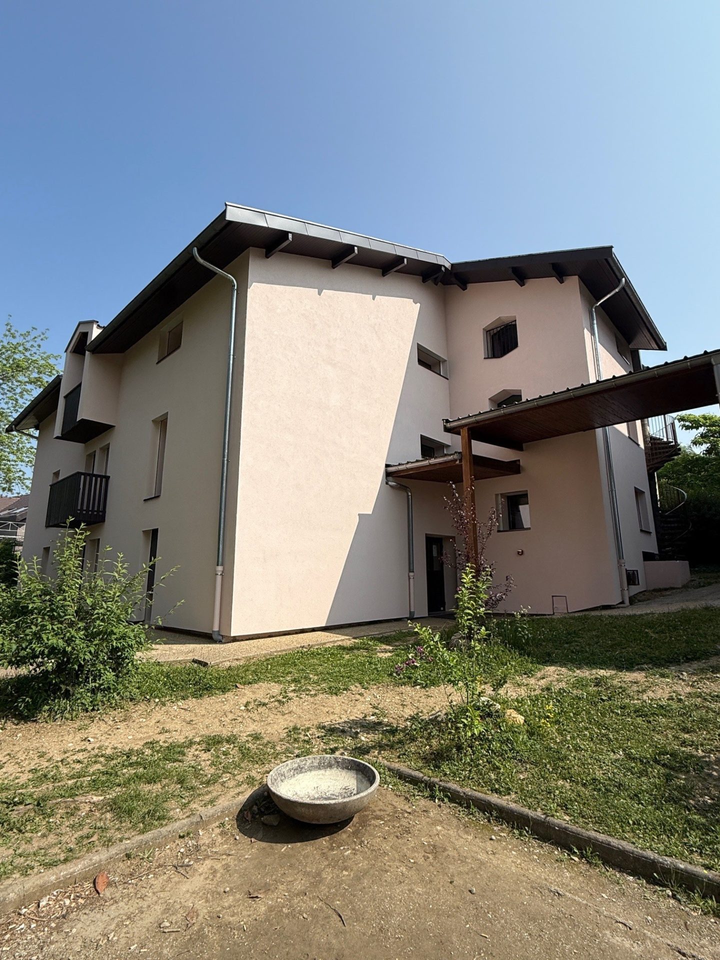 photo-immeuble-apres-isolation-thermique-exterieure-annecy