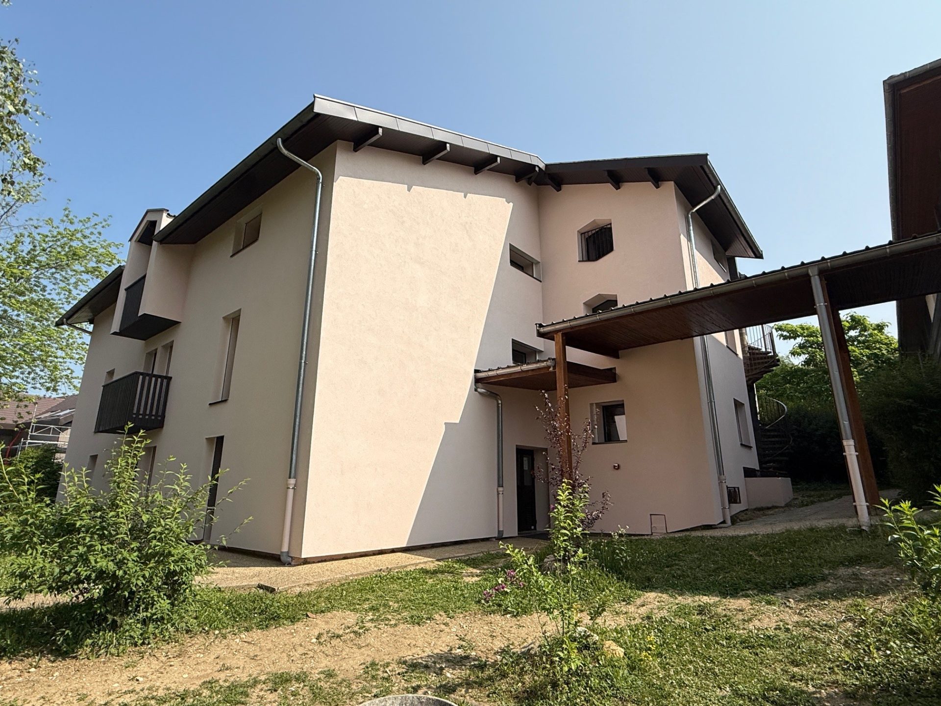 photo-immeuble-apres-isolation-thermique-exterieure-annecy