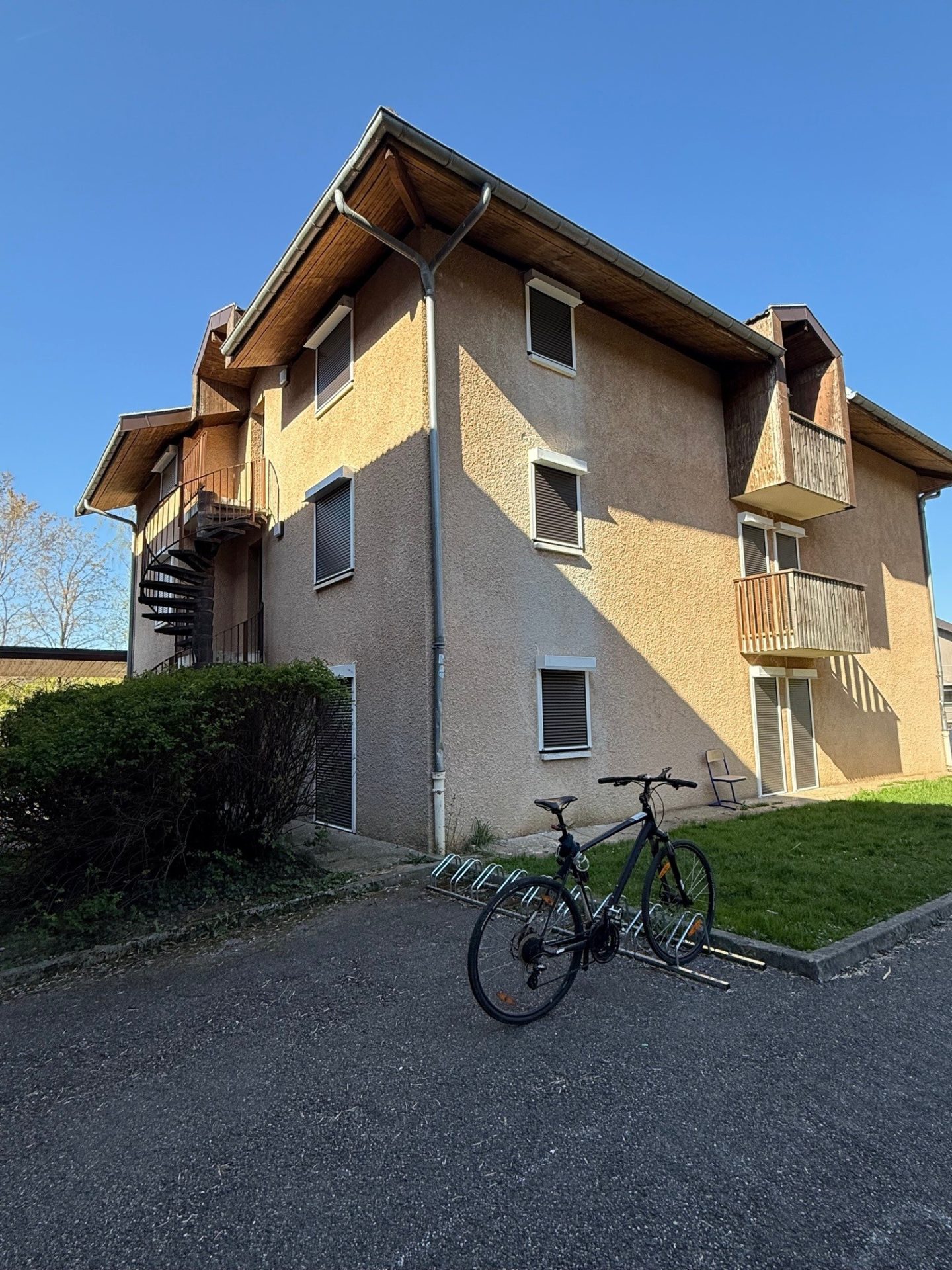photo-immeuble-avant-isolation-thermique-exterieure-annecy