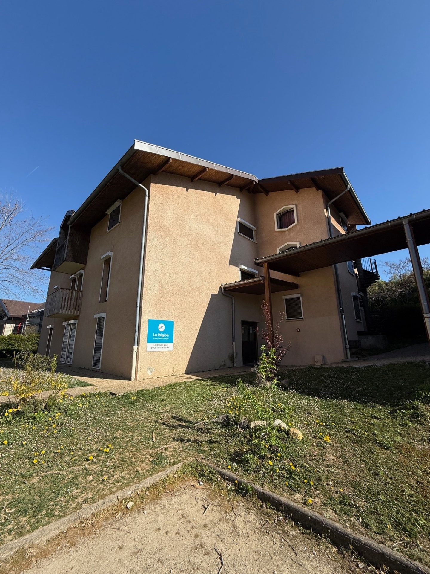 photo-immeuble-avant-isolation-thermique-exterieure-annecy