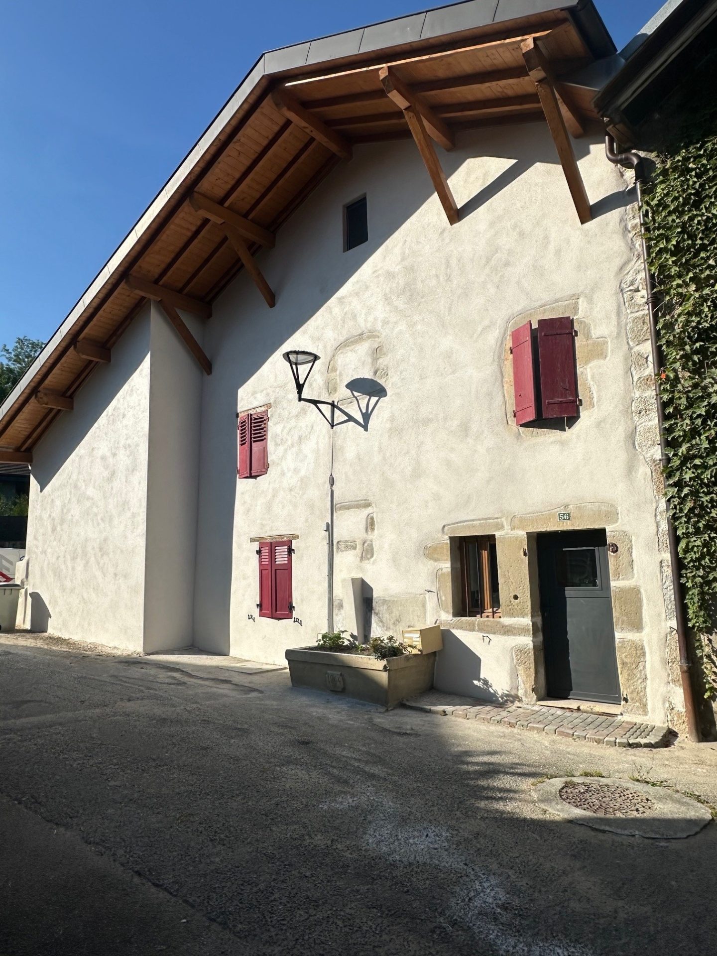 photo facade neydens 74160 apres renovation