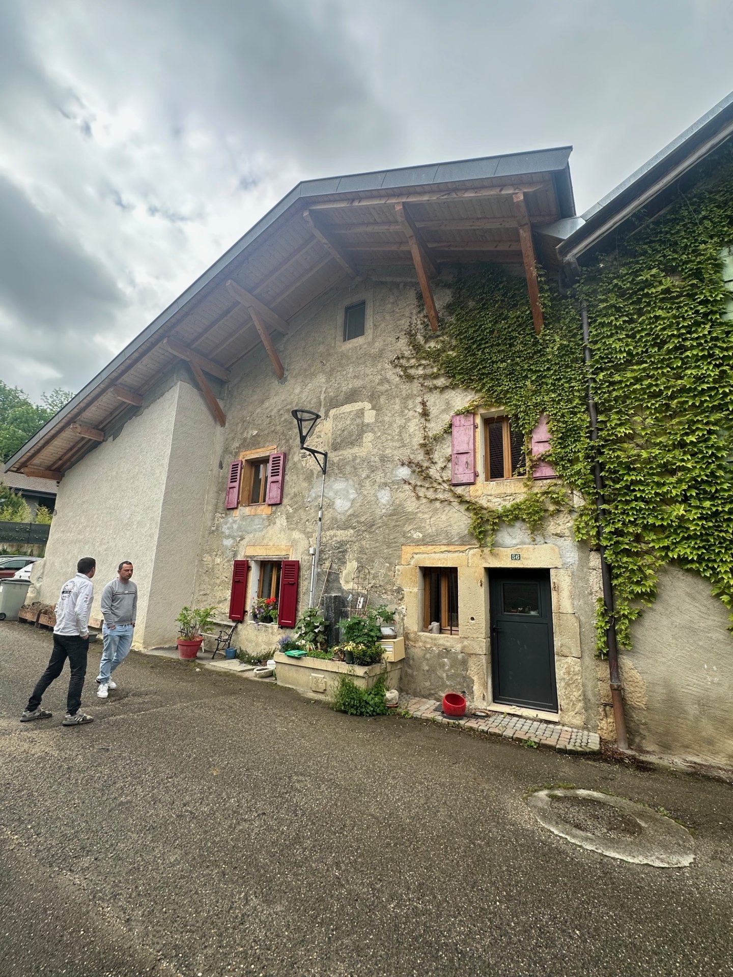 photo facade neydens 74160 avant renovation