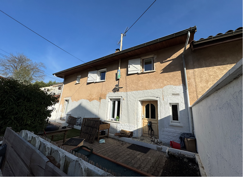 ravalement-facade-montmerle-sur-saone-avant
