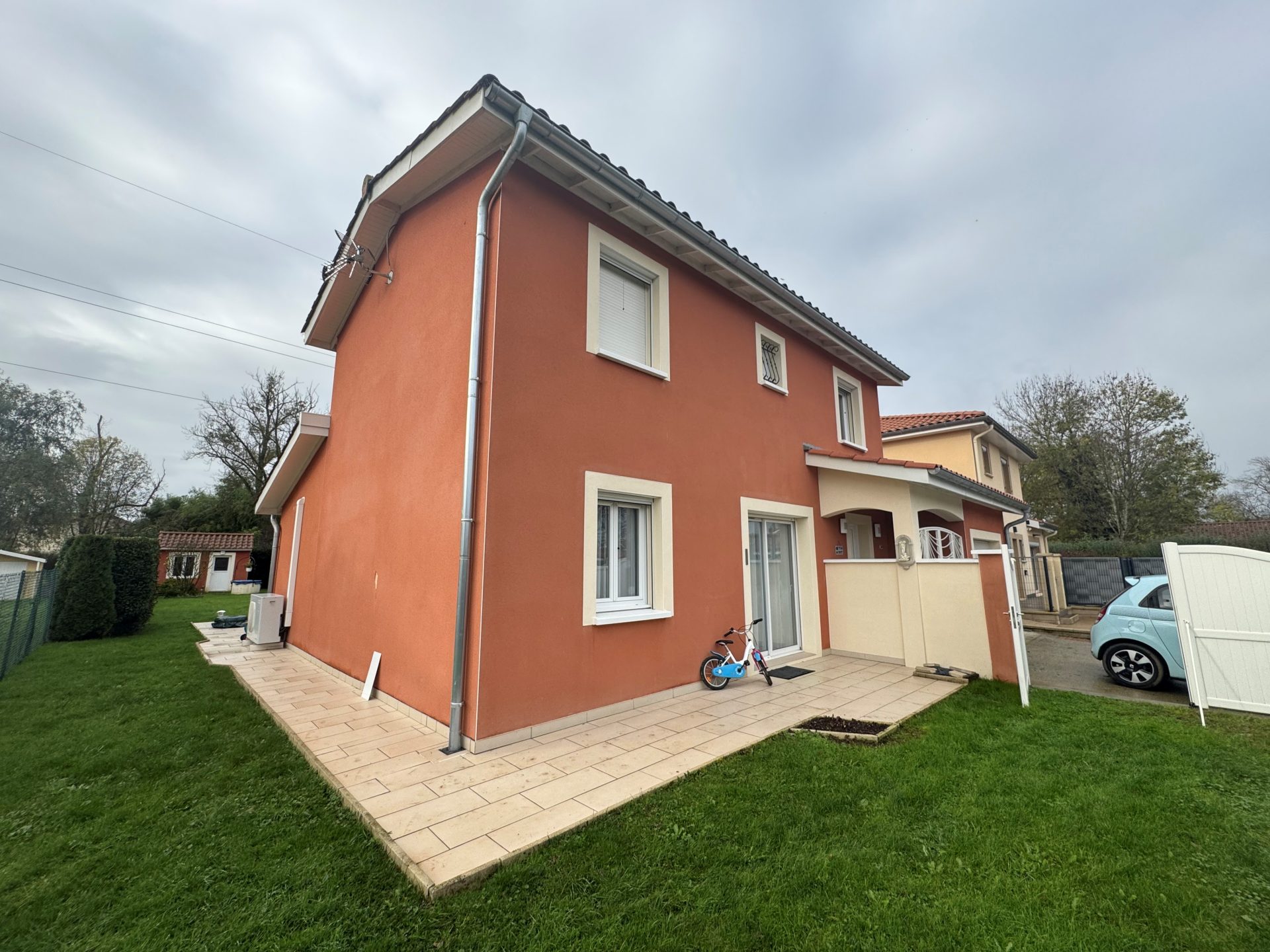 ravalement-facade-belleville-en-beaujolais-69220-avant-enduit-grese