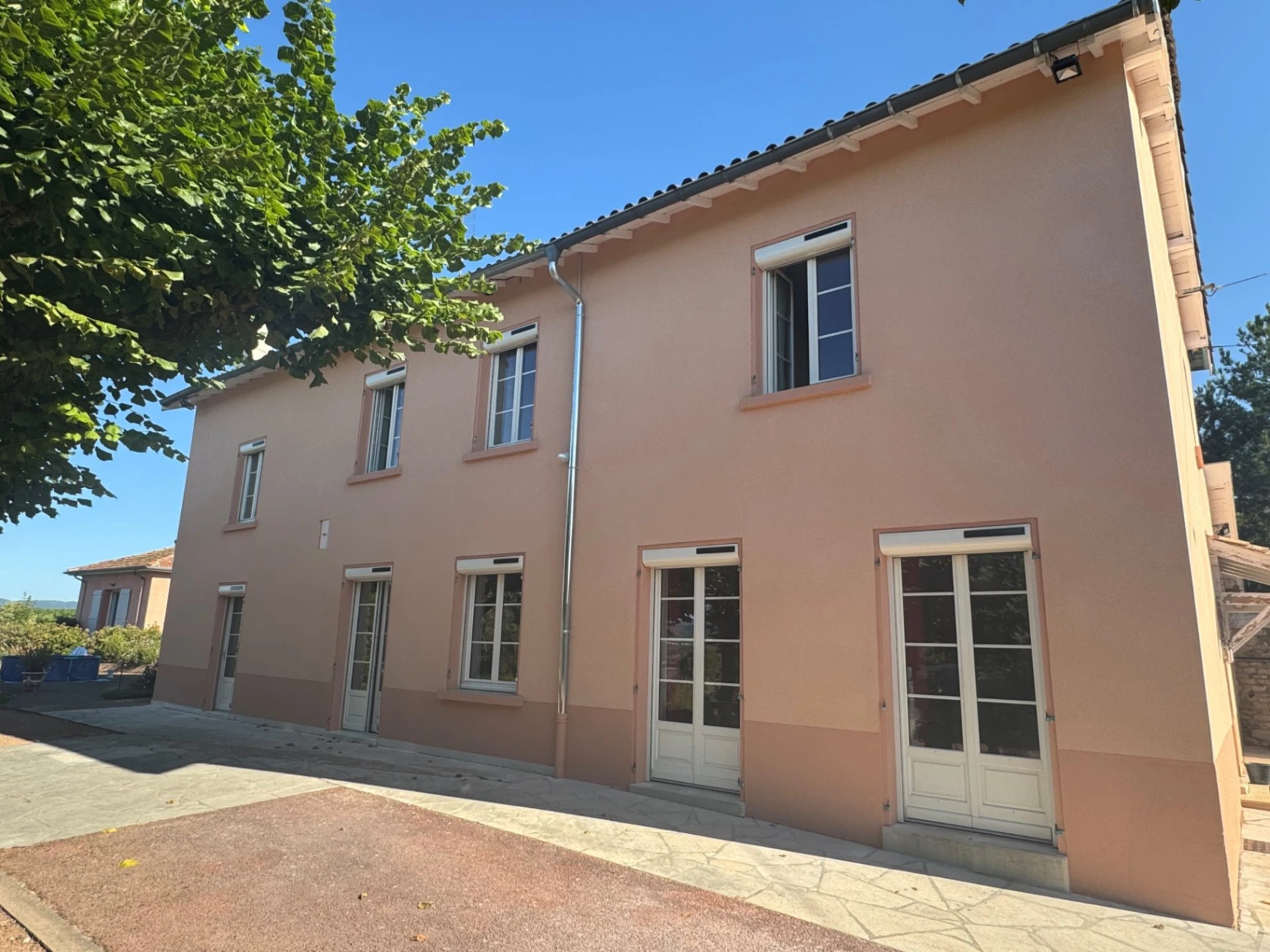 Rénovation d’une façade à Charnay-lès-Mâcon (71850) après